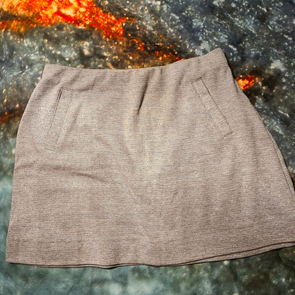Gap skirt